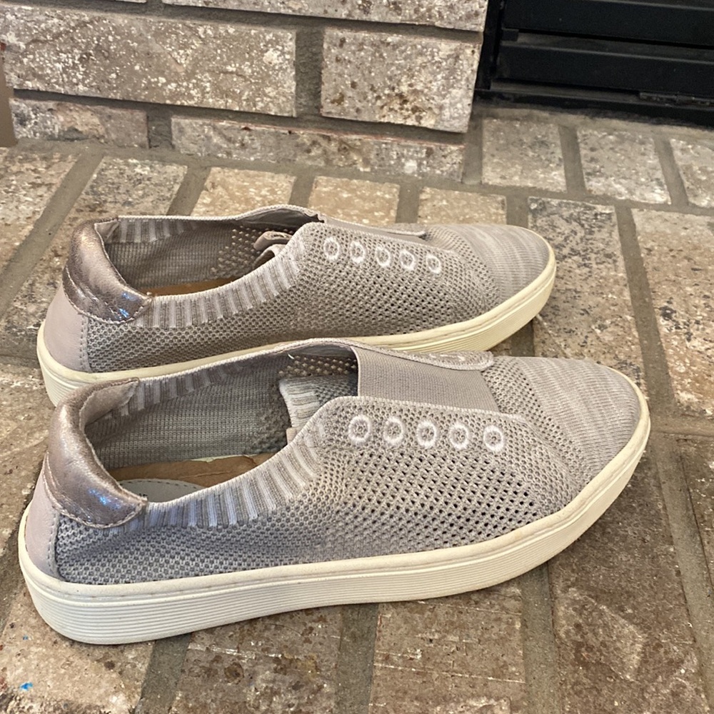Sofft light grey slip on sneakers shoes size 7 - Picture 5 of 9